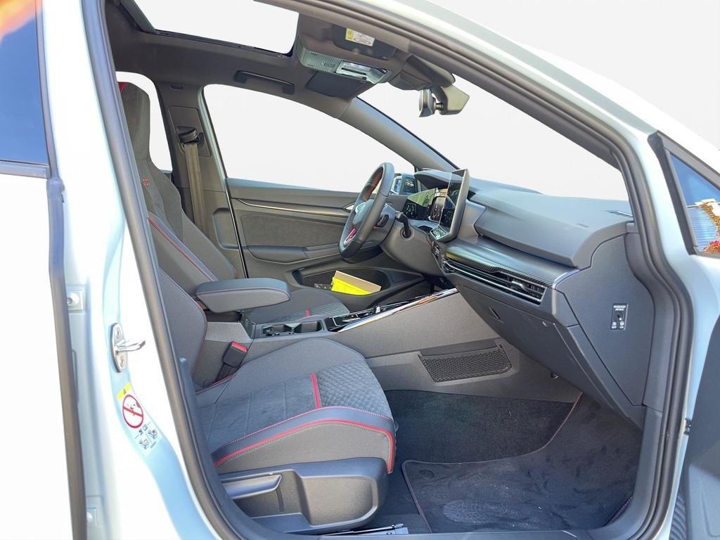 Volkswagen Golf 2025