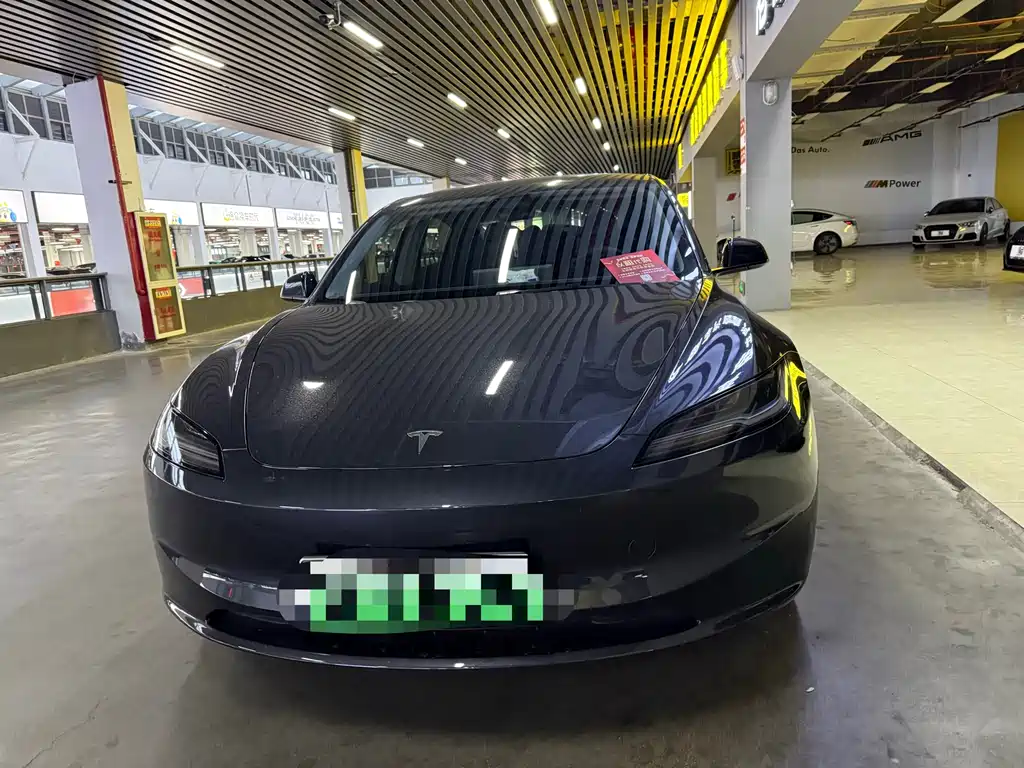Tesla Model 3 2025