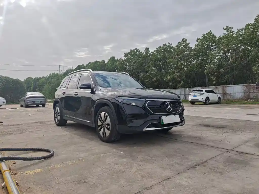 Mercedes-Benz EQB 2023