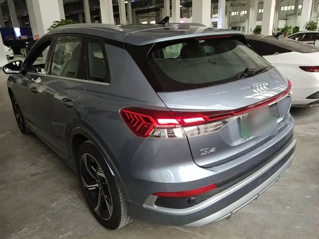 Audi Q4 e-tron 2024