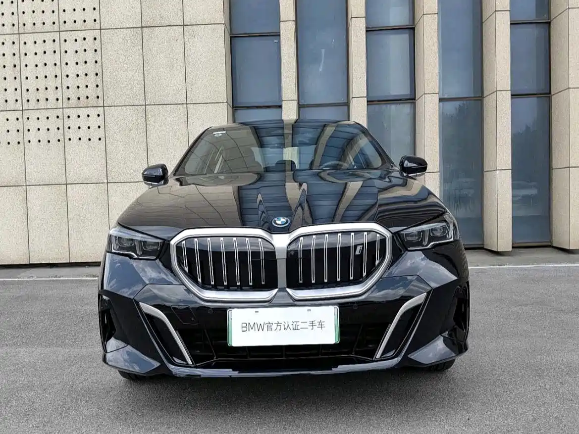 BMW i5 2024