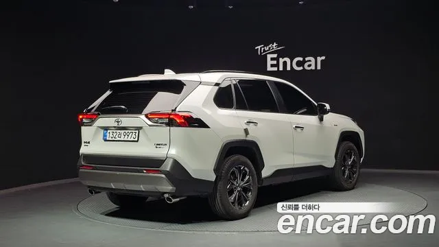 Toyota RAV4 2025