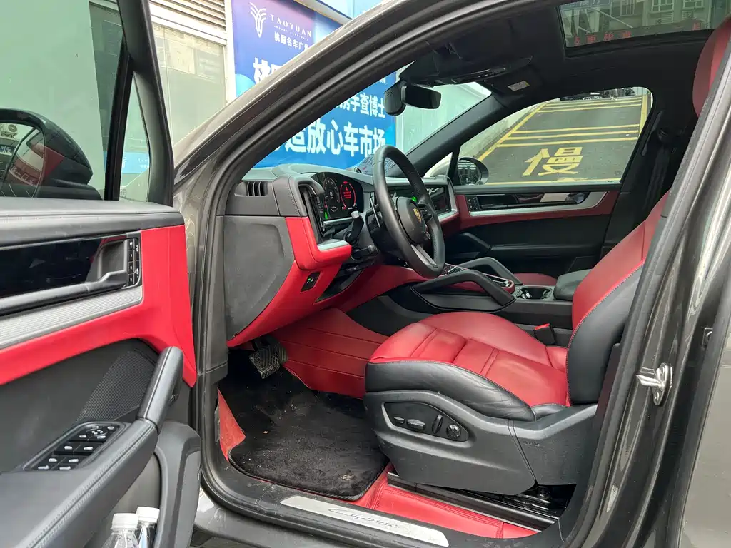 Porsche Cayenne 2024