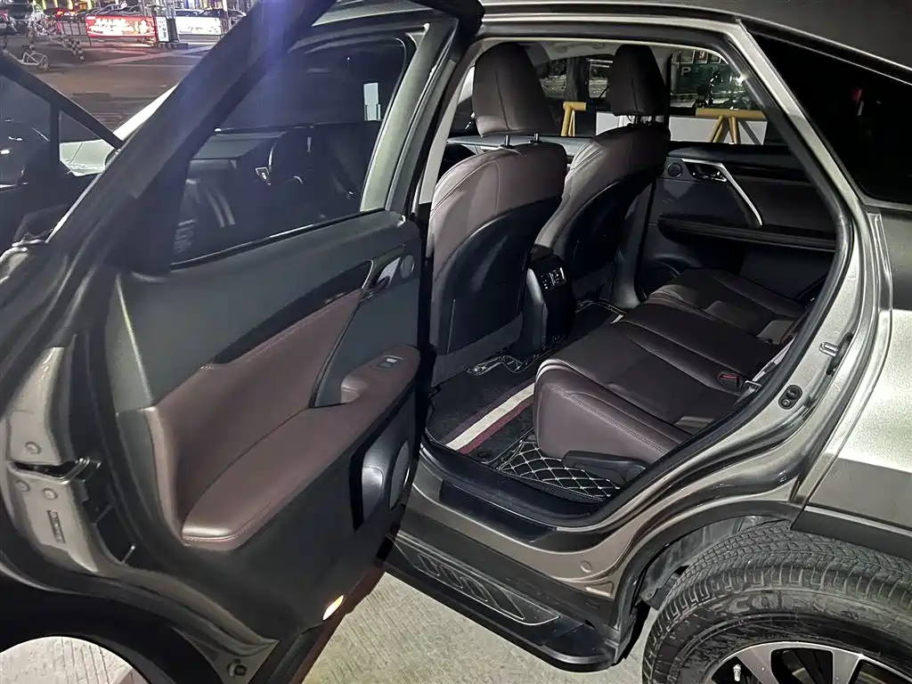 Lexus RX 2021