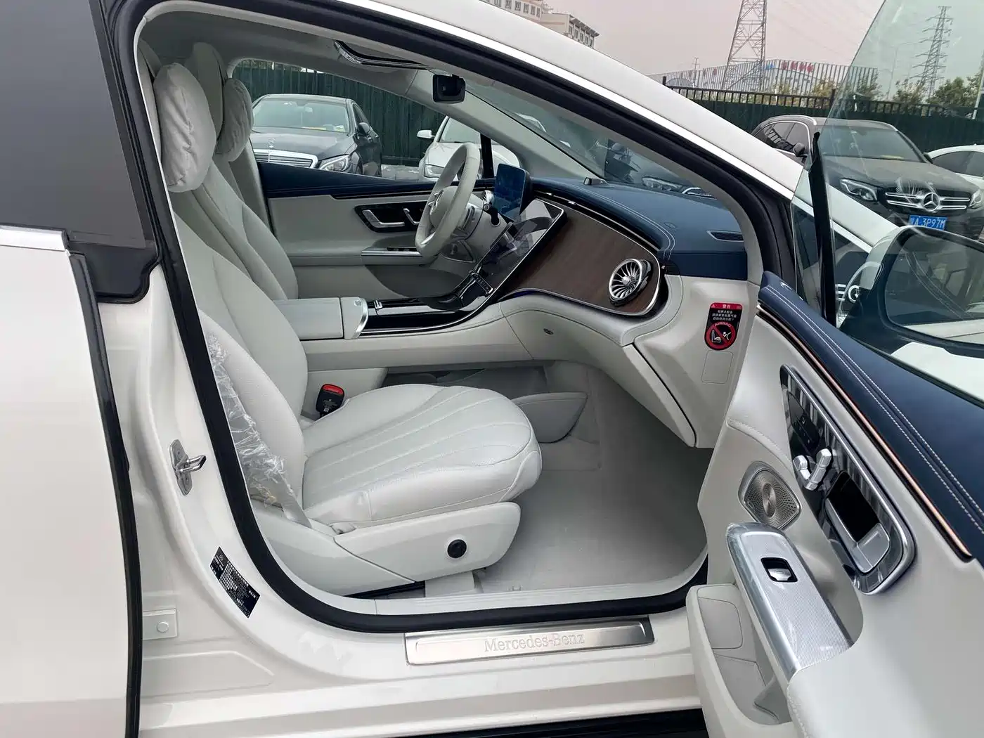 Mercedes-Benz EQE 2025