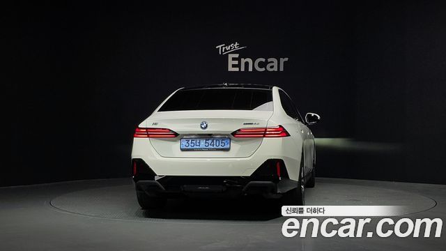 BMW i5 2024