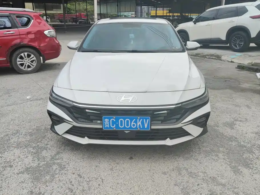 Hyundai Elantra 2024