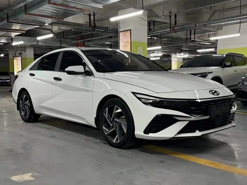 Hyundai Elantra 2023