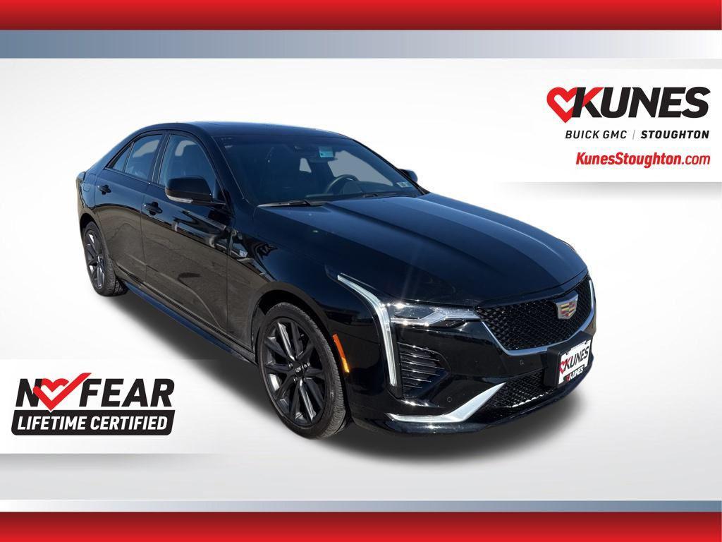 Cadillac CT4 2025
