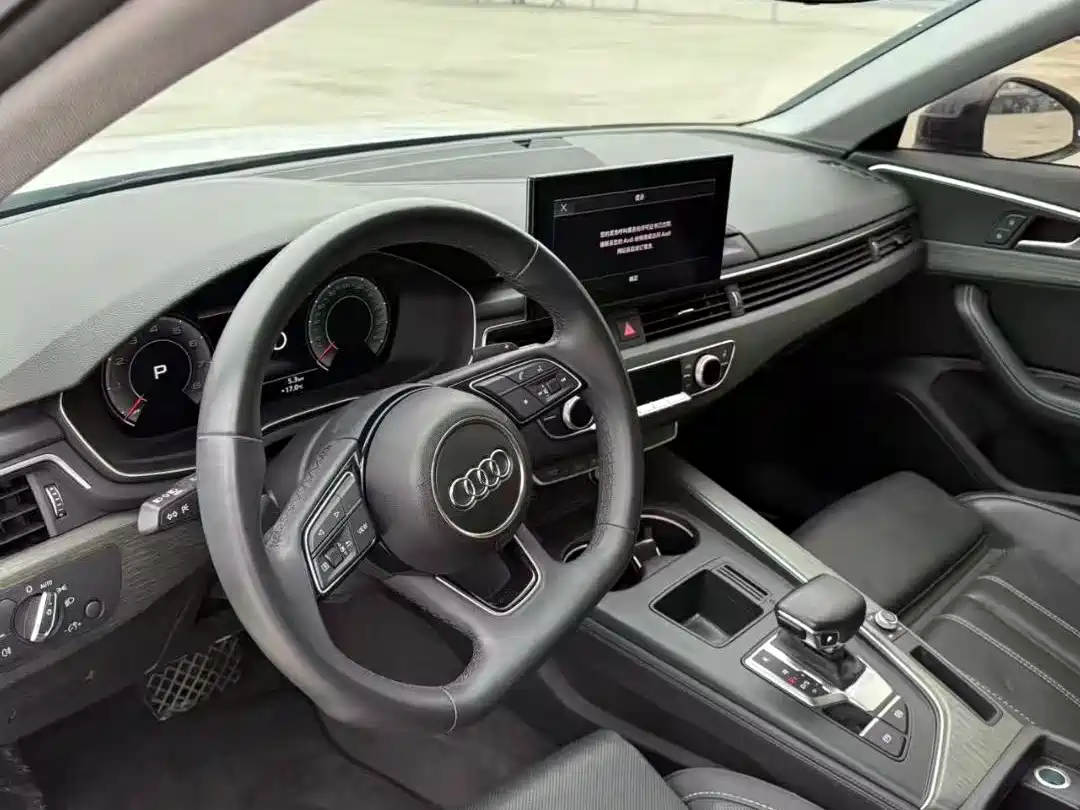 Audi A4 2023