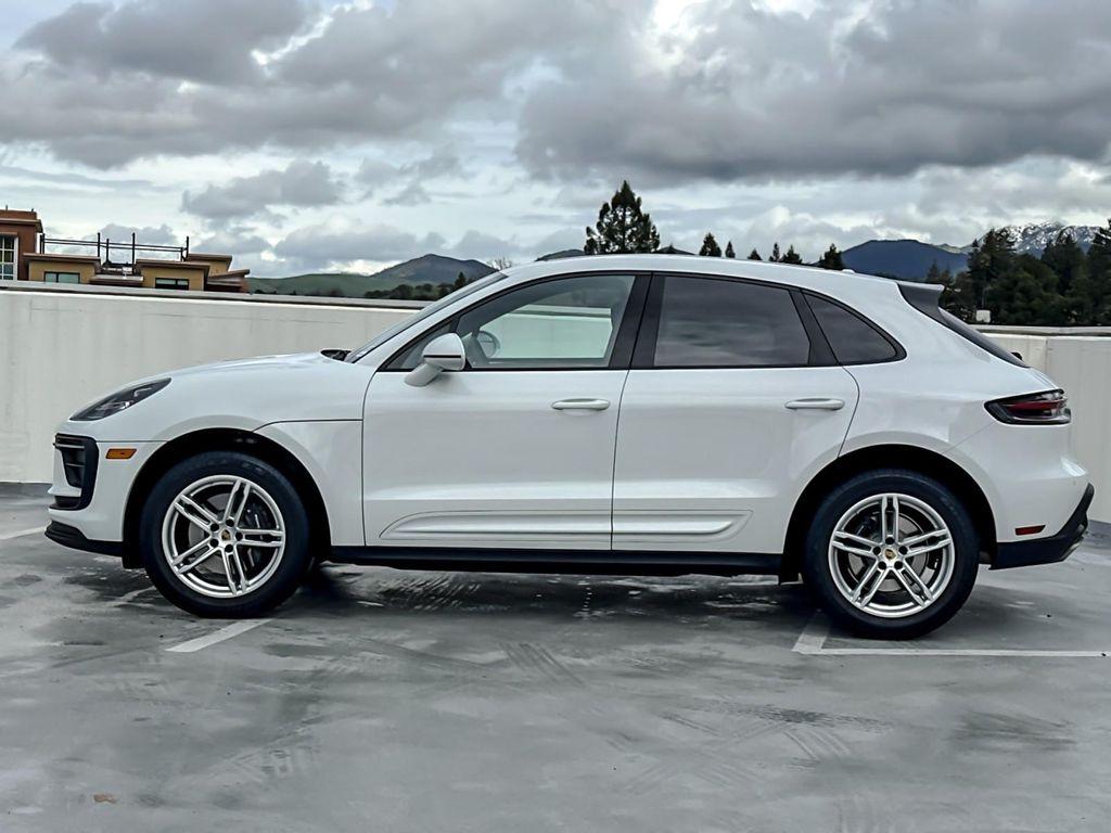 Porsche Macan 2025