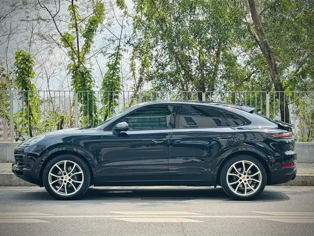 Porsche Cayenne 2021
