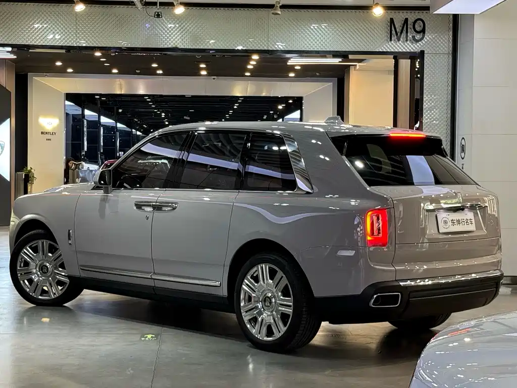 Rolls-Royce Cullinan 2022