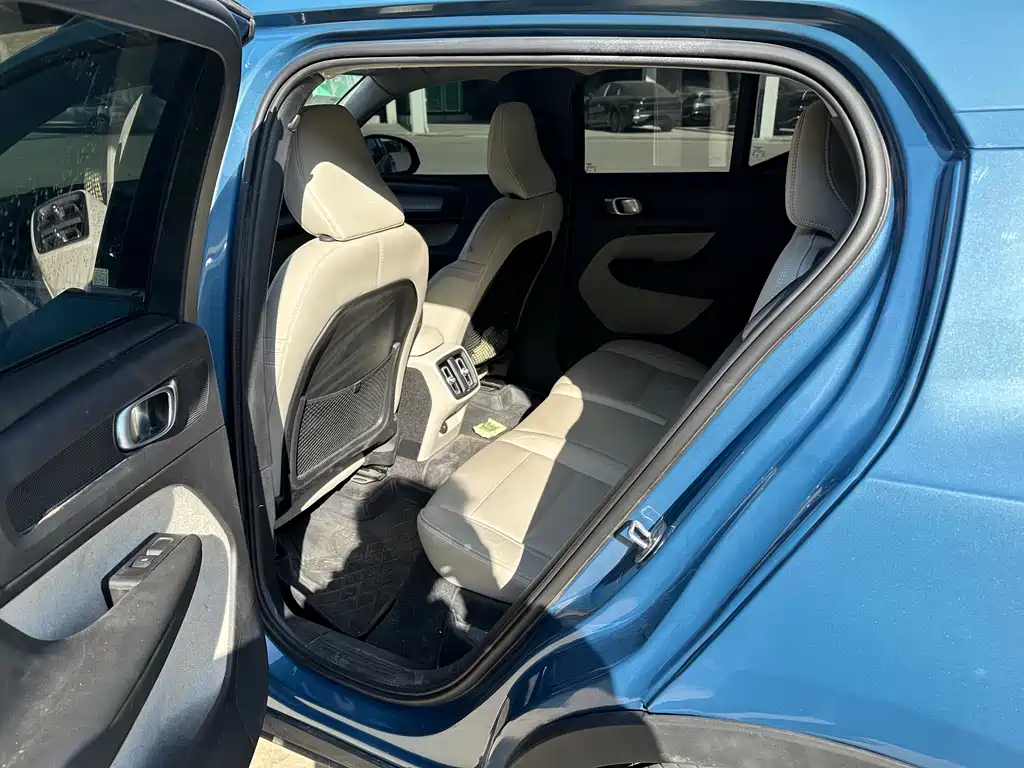 Volvo XC40 2024