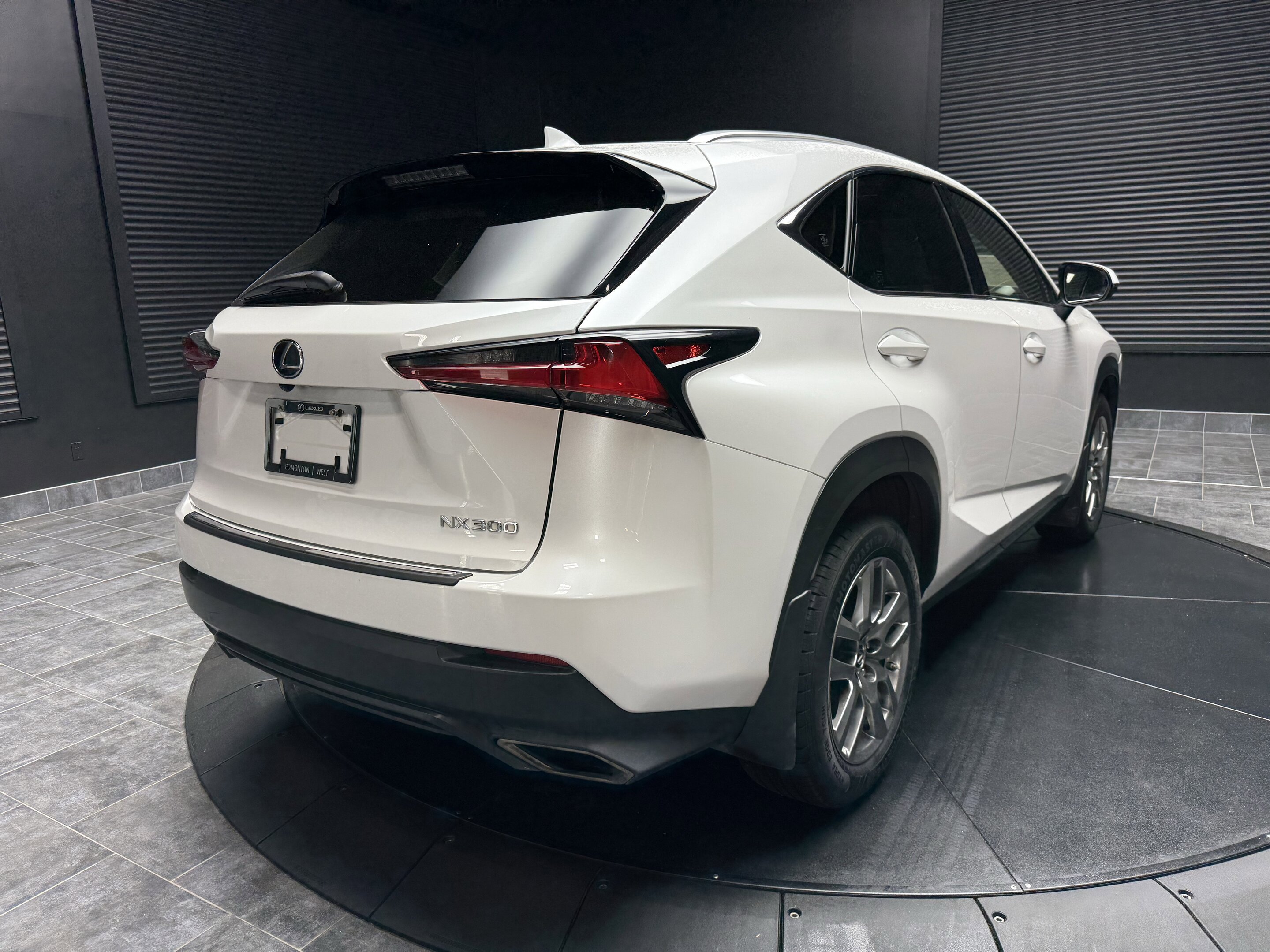 Lexus NX 2021