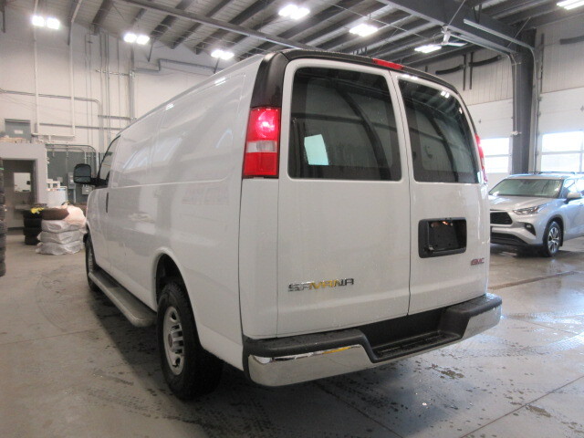 GMC Savana 2023