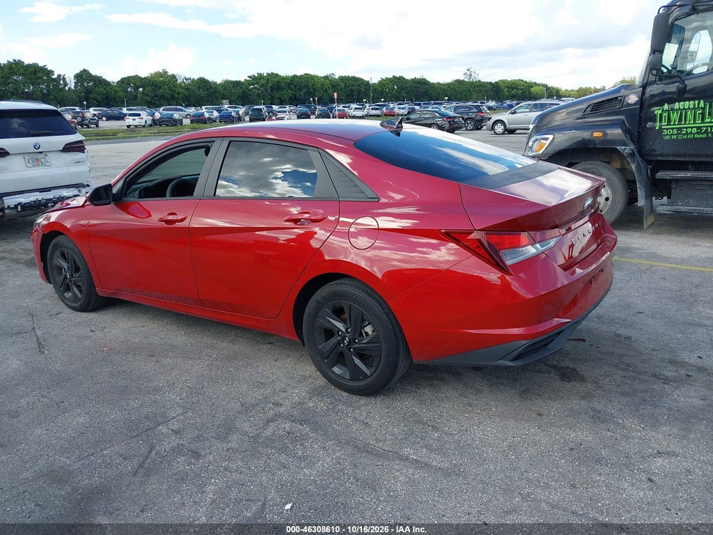 Hyundai Elantra 2022