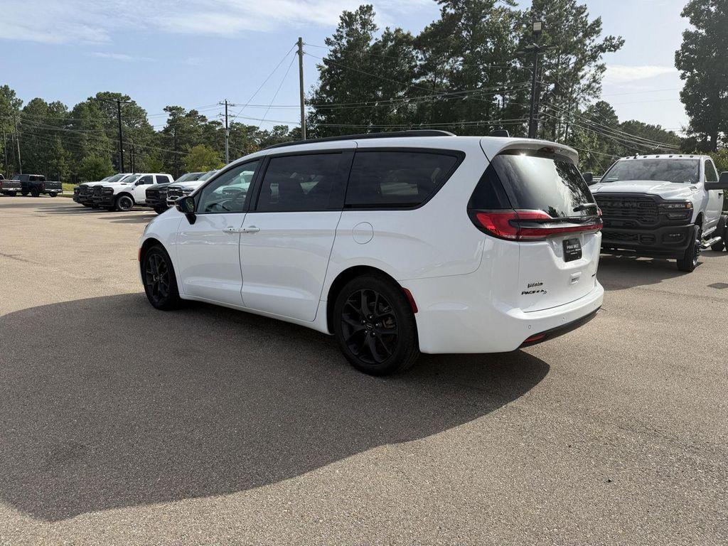 Chrysler Pacifica 2025
