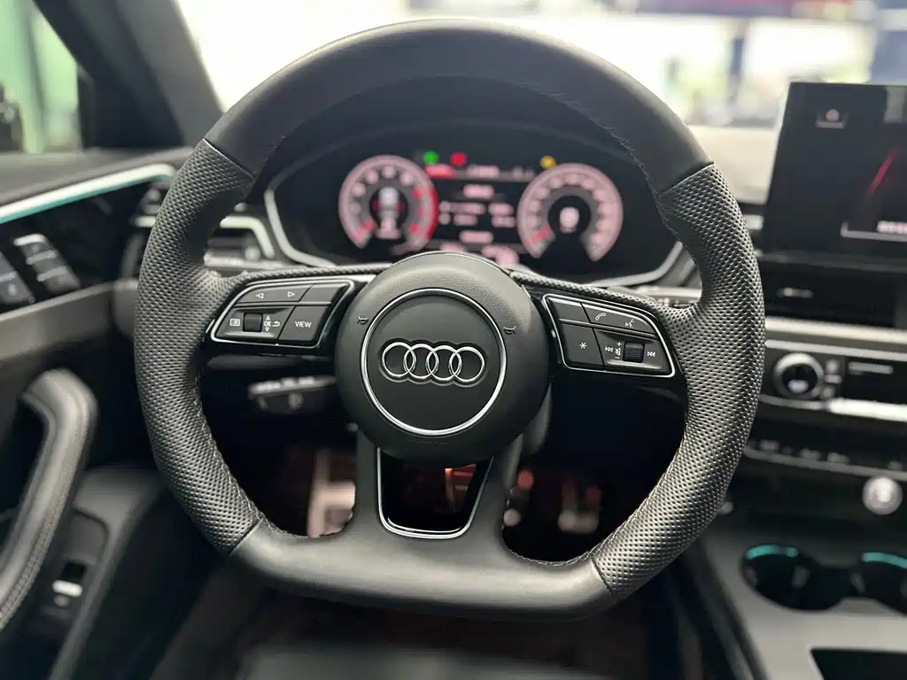 Audi A4 2025