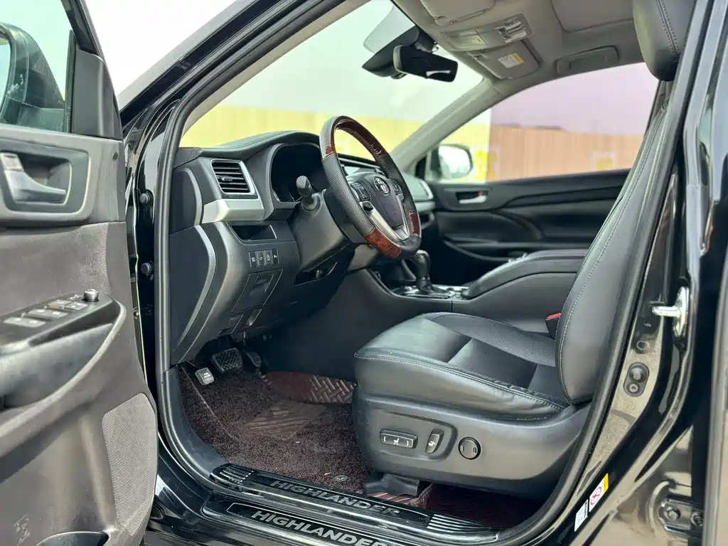 Toyota Highlander 2021
