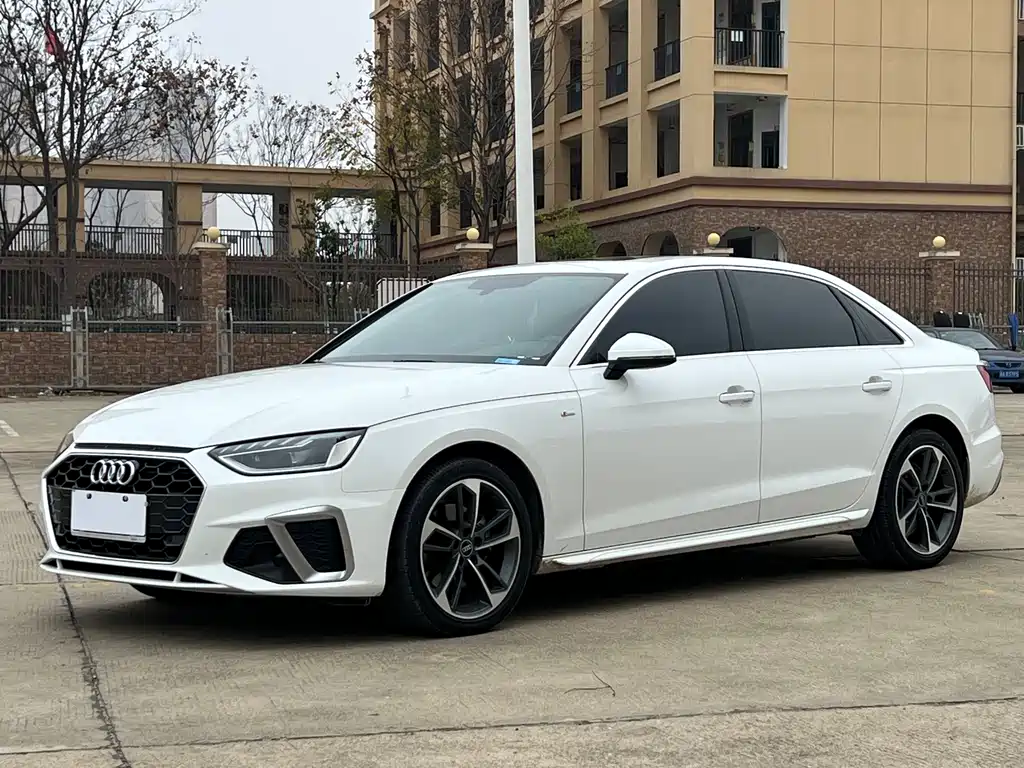 Audi A4 2023