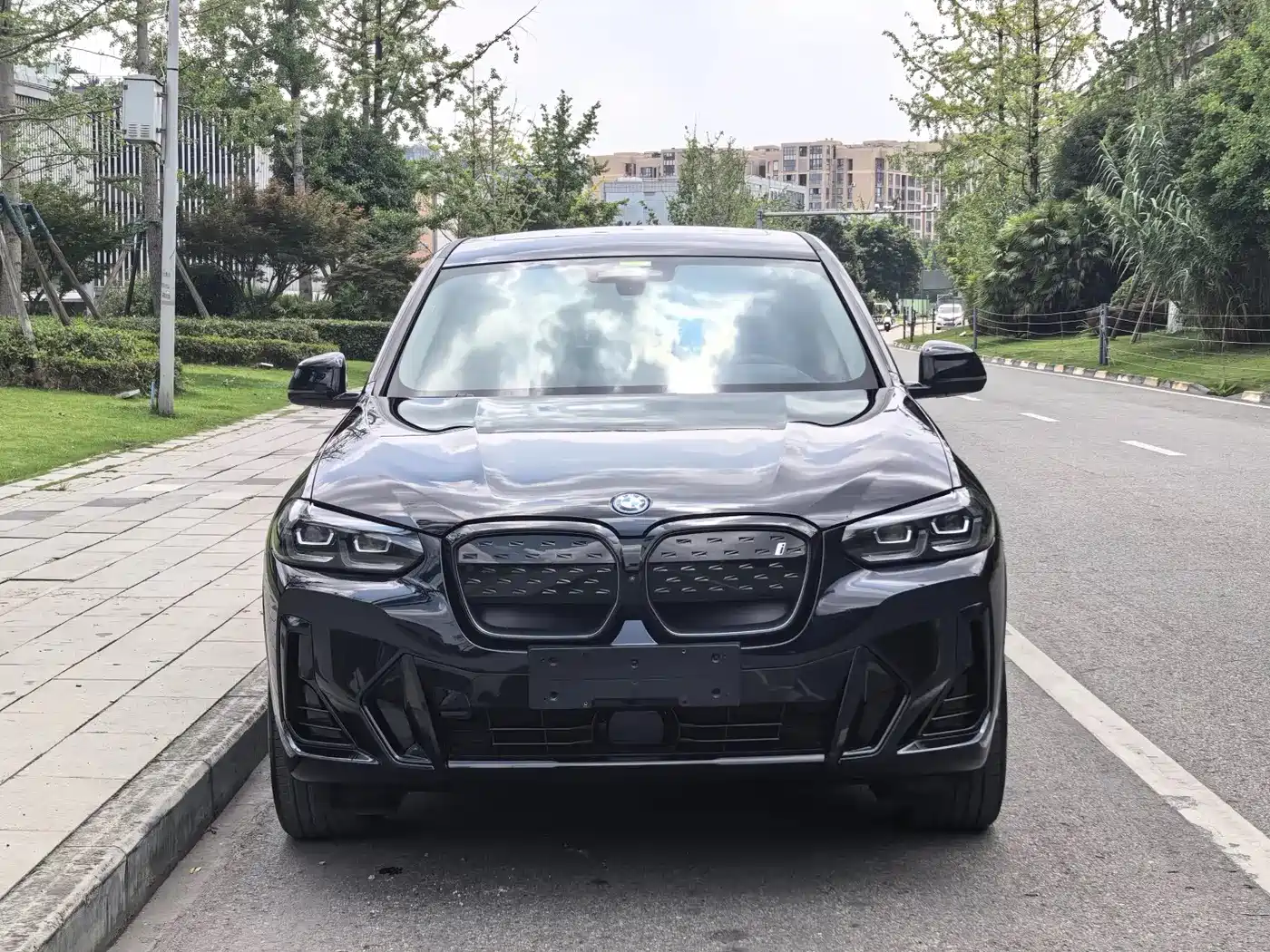 BMW iX3 2024