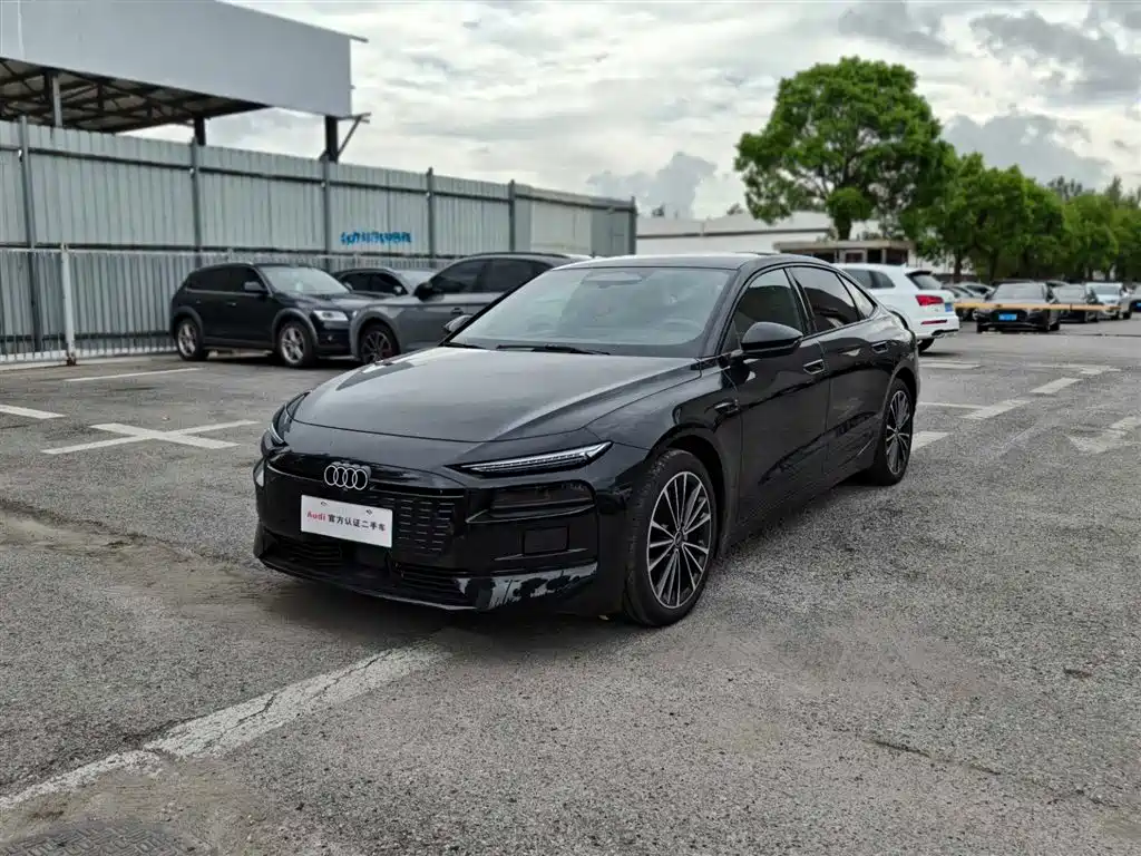 Audi e-tron 2025