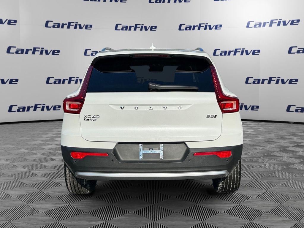 Volvo XC40 2025