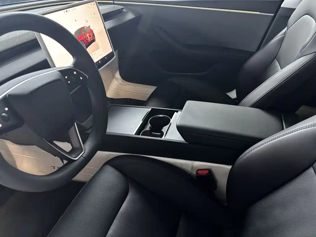 Tesla Model 3 2024