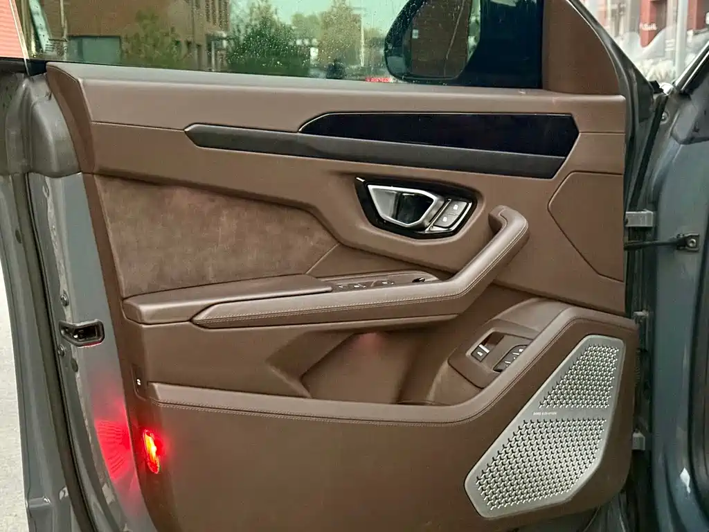 Lamborghini Urus 2023
