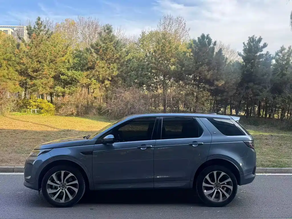 Land Rover Discovery Sport 2021