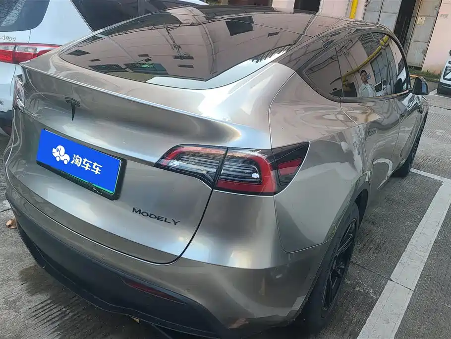 Tesla Model Y 2022