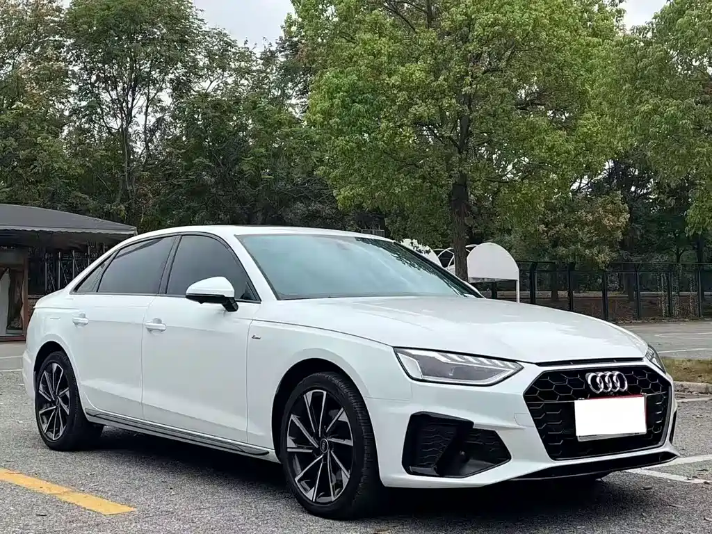 Audi A4 2023