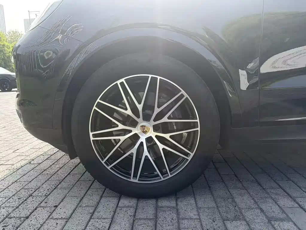 Porsche Cayenne 2025