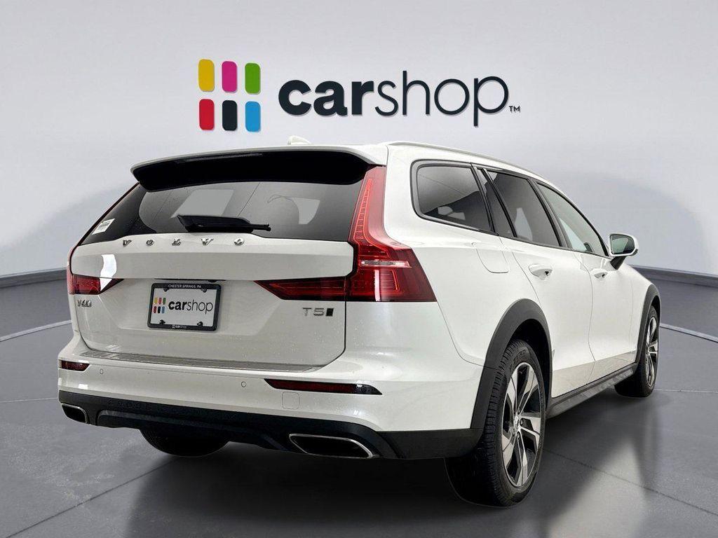 Volvo V60 Cross Country 2022