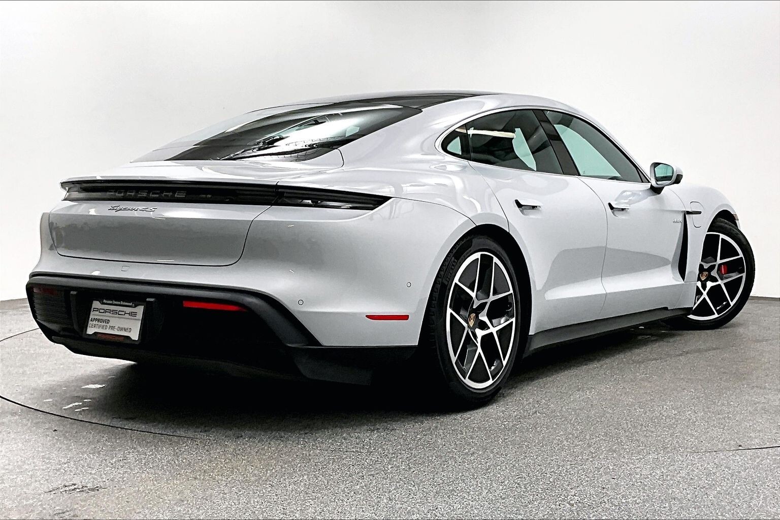 Porsche Taycan 2025