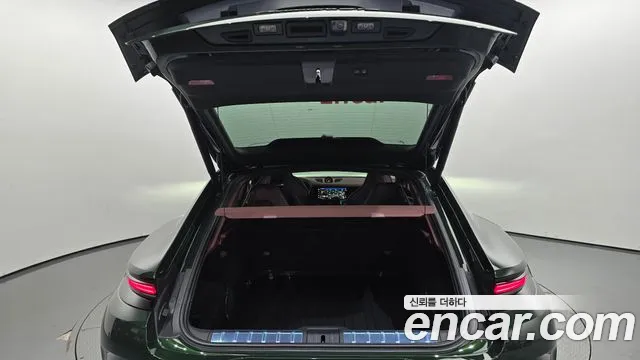 Porsche Panamera 2025