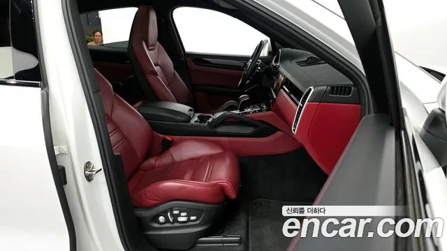Porsche Cayenne 2021