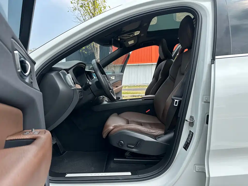Volvo XC60 2021