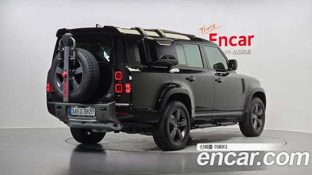 Land Rover Defender 2023