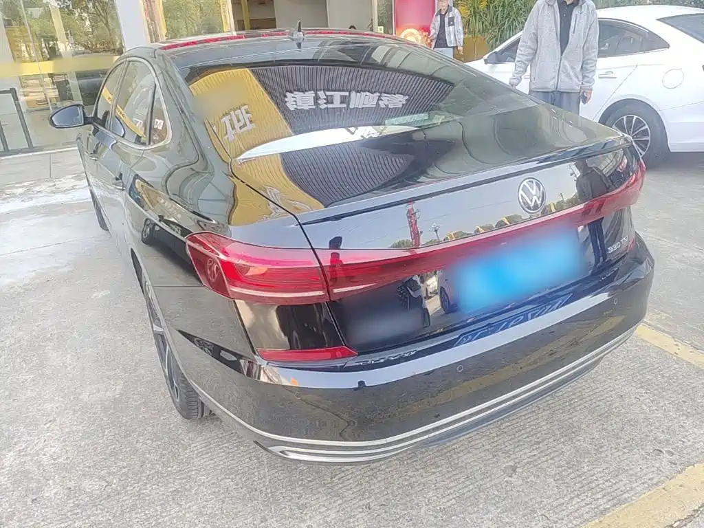 Volkswagen Passat 2023