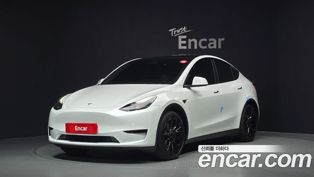 Tesla Model Y 2024