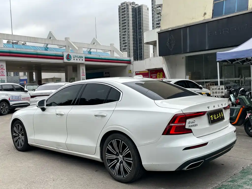 Volvo S60 2021