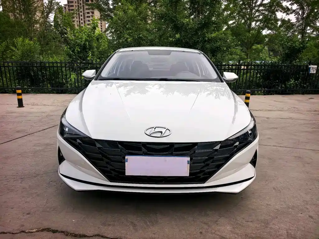Hyundai Elantra 2023
