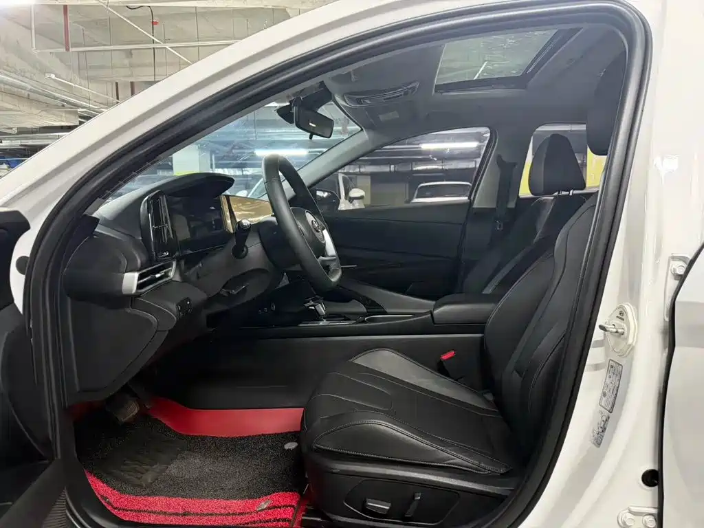 Hyundai Elantra 2023