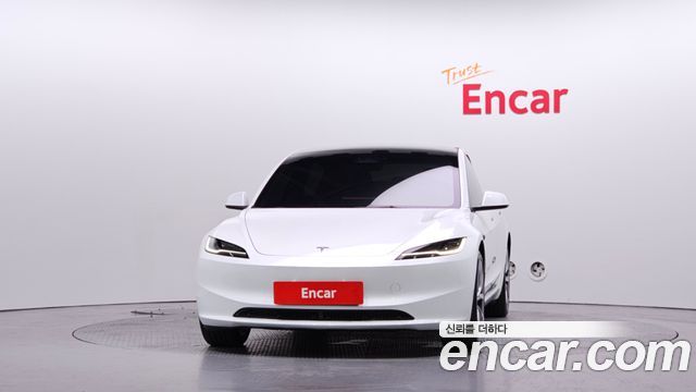 Tesla Model 3 2024