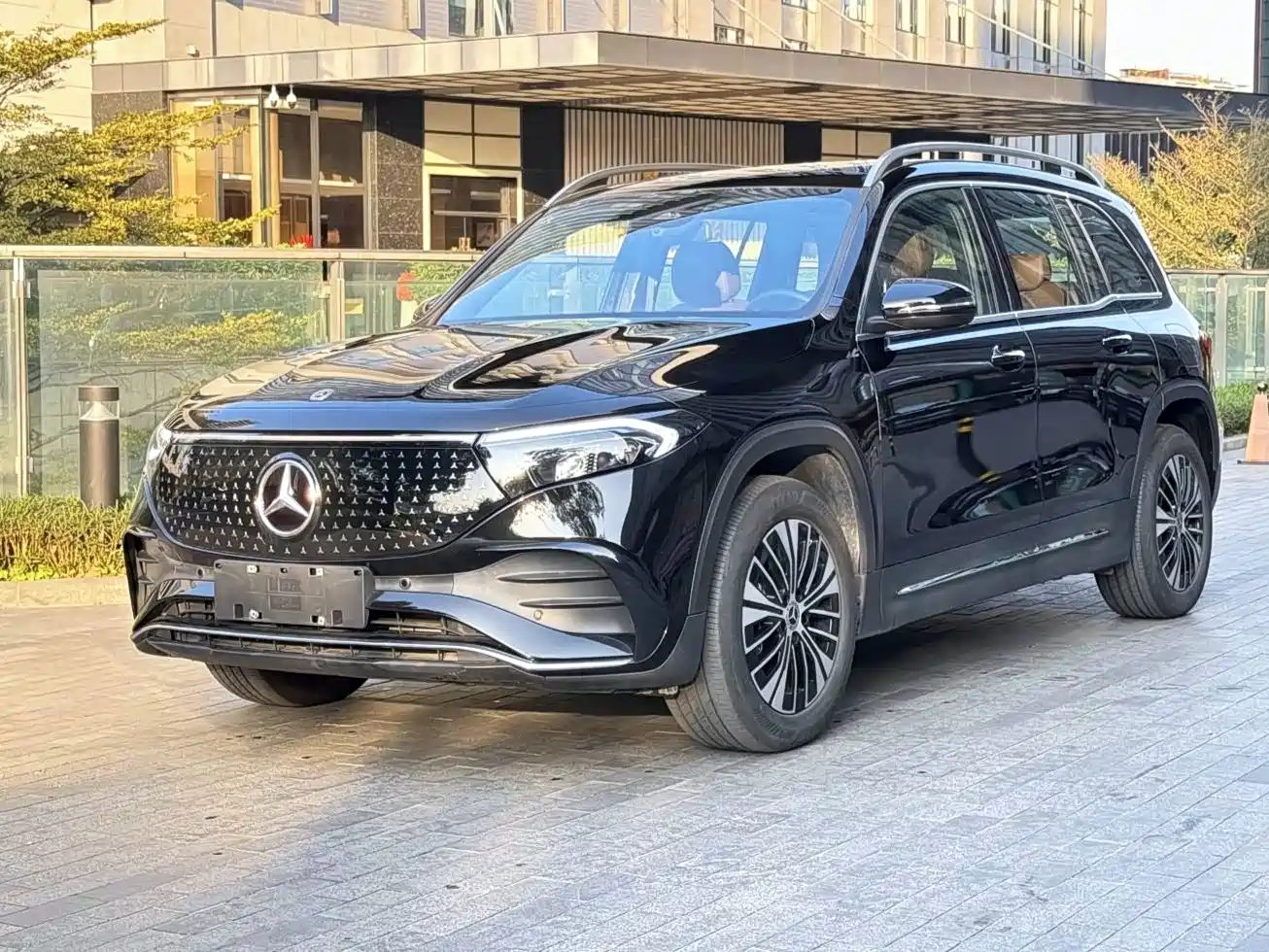 Mercedes-Benz EQB 2024