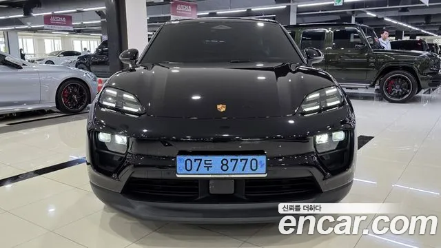 Porsche Macan 2025
