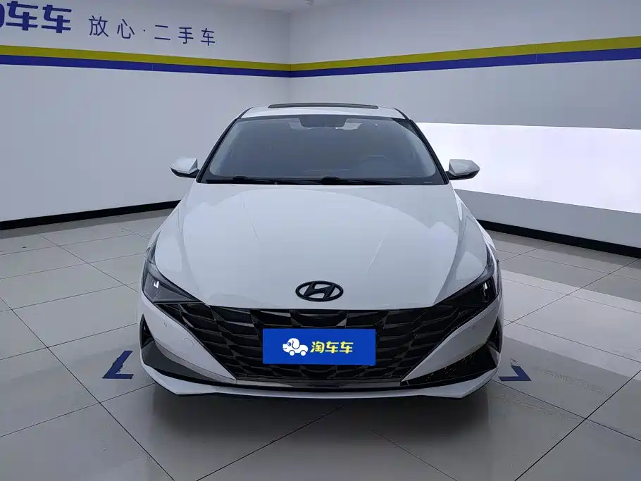 Hyundai Elantra 2023