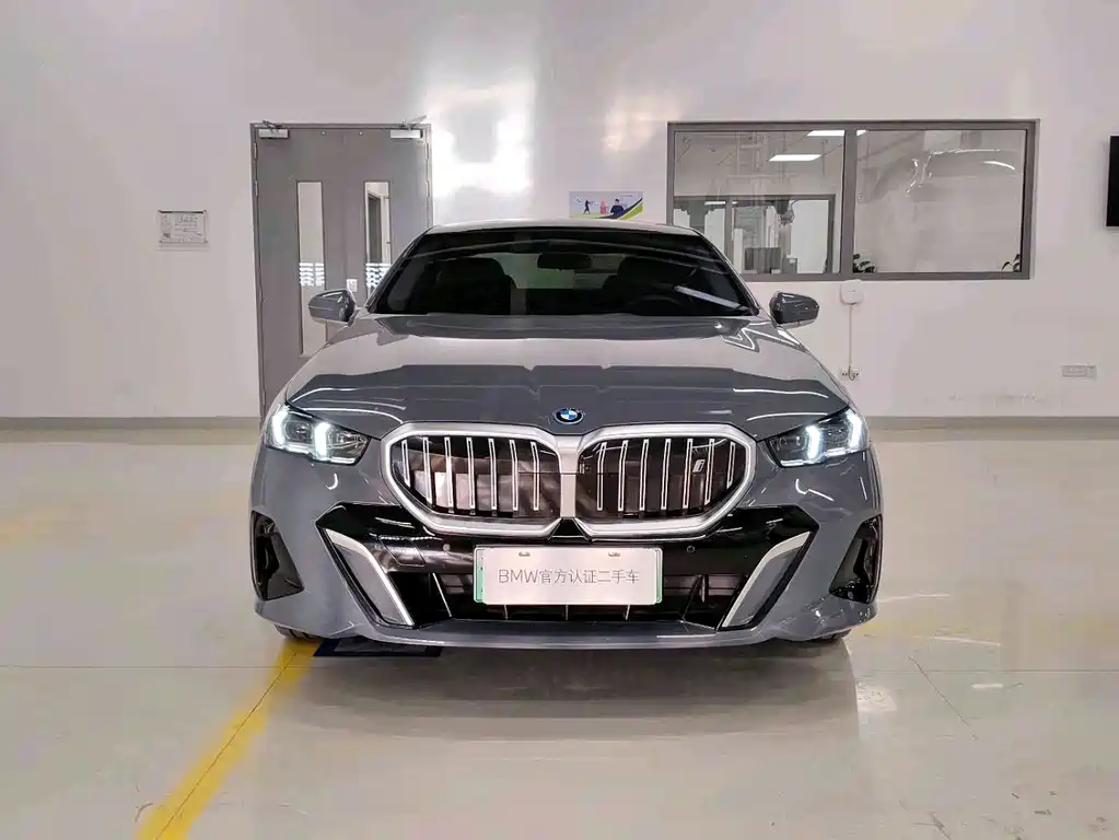 BMW i5 2024